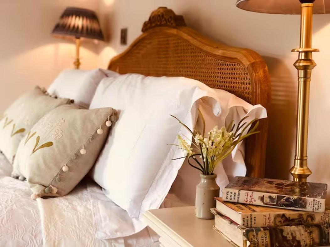 Pass The Keys Old Beams Luxury Style & Comfort In Town Centre Bakewell Esterno foto
